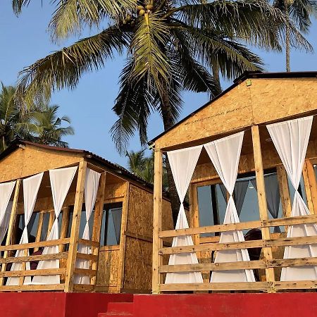 Papillon Beach Huts Hotel Палолем Екстериор снимка